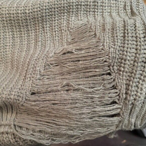 Grey Crew Neck distressed Sweater - NWOT - Picture 13 of 15